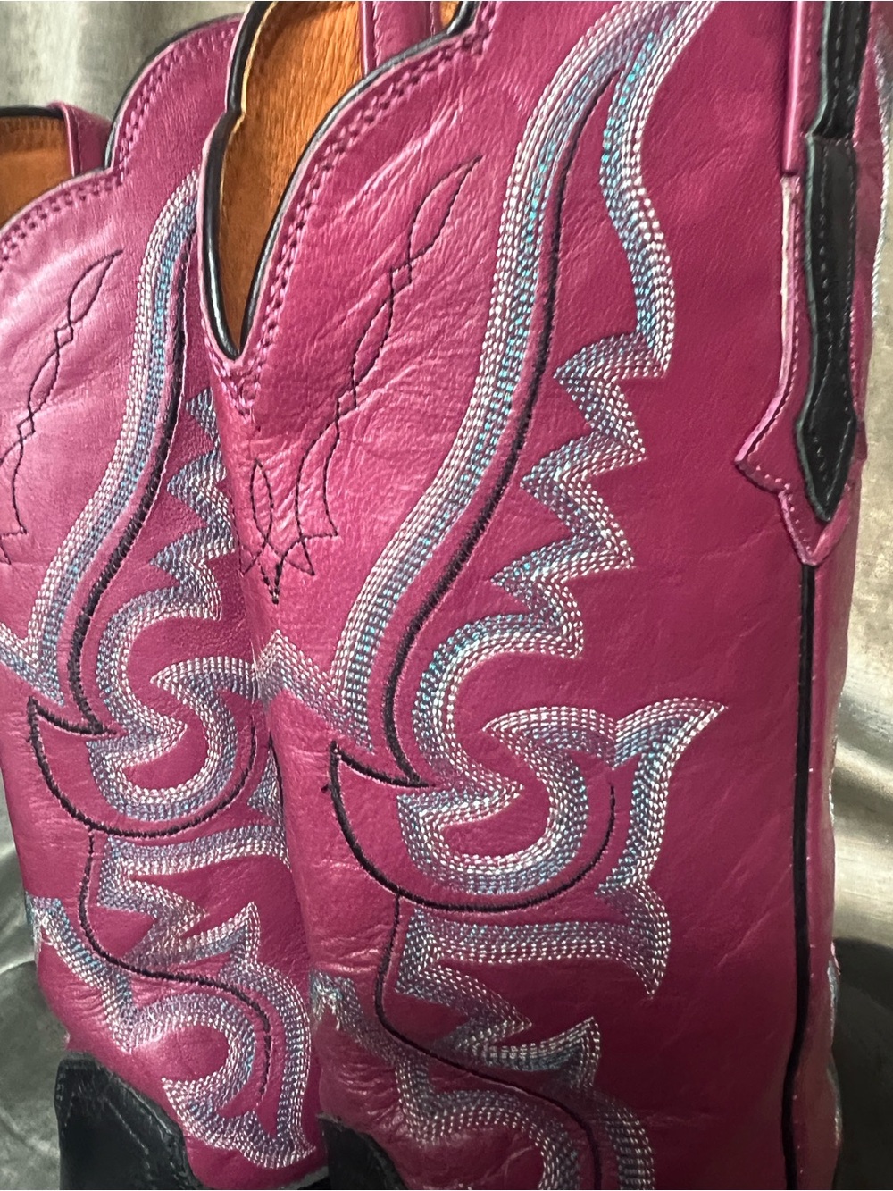 Lucchese Women's Calf Leather Western Black/Fuscia Boots. Size 10B - Picture 11 of 15